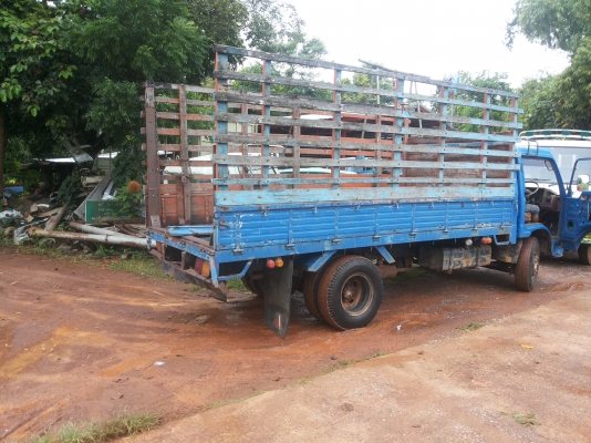 ขายหกล้อนิสสันเฟืองท้าย115อีซุซุ มีสโลว์ ยกหัวได้ พร้อมลุย