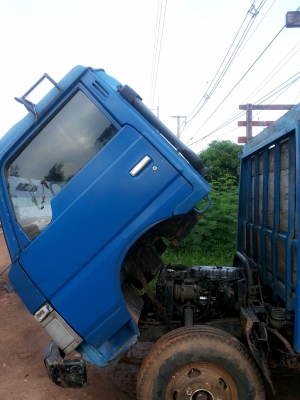 ขายหกล้อนิสสันเฟืองท้าย115อีซุซุ มีสโลว์ ยกหัวได้ พร้อมลุย ขายหกล้อนิสสันเฟืองท้าย115อีซุซุ มีสโลว์ ยกหัวได้ พร้อมลุย