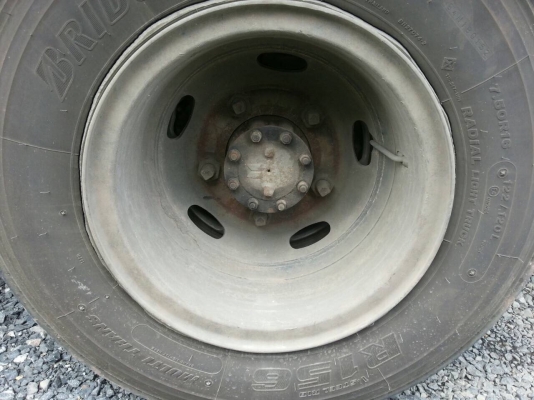 6ล้อตู้เปียก 110แรง ISUZU..รถห้างแท้ ตู้สแตนเลสยาว4ม.กว่า คัสซีสวย..