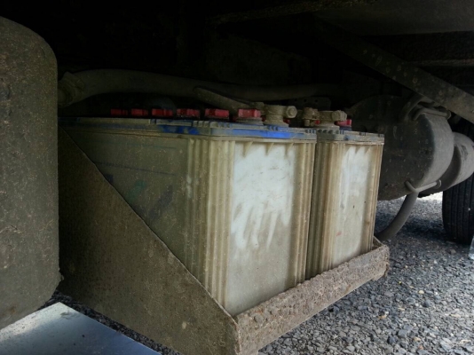 6ล้อตู้เปียก 110แรง ISUZU..รถห้างแท้ ตู้สแตนเลสยาว4ม.กว่า คัสซีสวย..