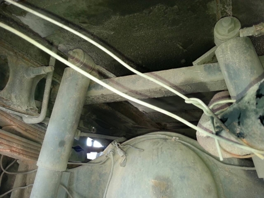 6ล้อตู้เปียก 110แรง ISUZU..รถห้างแท้ ตู้สแตนเลสยาว4ม.กว่า คัสซีสวย..