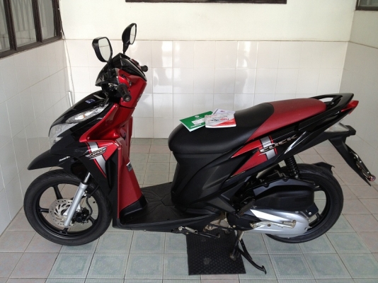 Click125i ตัวTop ล้อแม็ก โฉมใหม่ล่าสุด วิ่ง4000 ปี57 (ของแถม 4 รายการ)