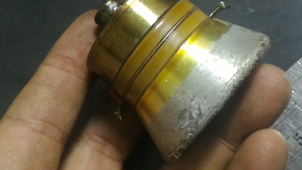 หัวอัลตร้าโซนิค ในระบบอุตสาหกรรม ใช้ทำงานล้างชิ้นงานและอื่นๆได้หลายอย่าง(มี 30 หัว)