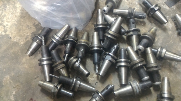 หัวTooling จับยึดเครื่องมือขึ้นรูปชิ้นงานของเครื่องกัด Milling ใช้งานได้ดี แข็งทนทาน(มี 25 หัว)