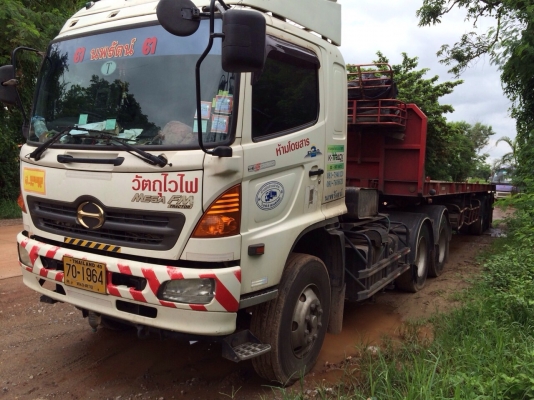 ขายด่วน  รถสิบล้อหัวลากพร้อมหางพื้นเรียบสามเพลา มี 5 ชุดหัวหาง  HINO  MEGA 320 ปี 49 สภาพดีมาก  เอกสารพร้อม  พร้อมใช้งาน