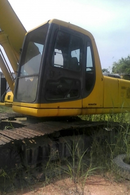 ขายรถแบคโฮ KOMATSU PC200-6 เอกสารเล่มทะเบียน ระบบไฟเต็ม ซีเรียล 90000 กว่า ราคา 1000000