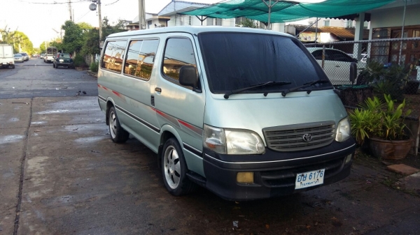 ฝากขายรถตู้โตโยต้าหัวจรวดตาเพชร ปี2002 เครื่อง5L ประหยัดๆ ไม่มีปัญหาความร้อน