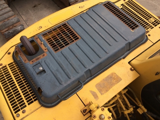 ถึงไทยแล้วครับ Komatsu PC120-6E SN: 58829 ปี 1997 ใช้งานแค่ 4 พันกว่าชม. ครับ ไม่แพง