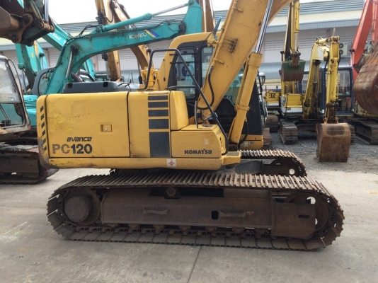 ถึงไทยแล้วครับ Komatsu PC120-6E SN: 58829 ปี 1997 ใช้งานแค่ 4 พันกว่าชม. ครับ ไม่แพง