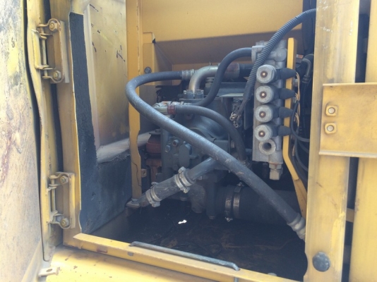 ถึงไทยแล้วครับ Komatsu PC120-6E SN: 58829 ปี 1997 ใช้งานแค่ 4 พันกว่าชม. ครับ ไม่แพง