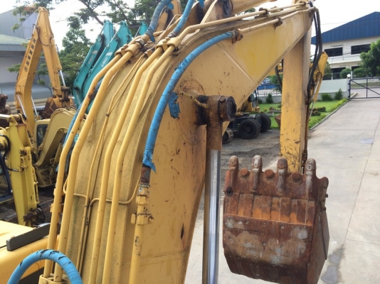 ถึงไทยแล้วครับ Komatsu PC120-6E SN: 58829 ปี 1997 ใช้งานแค่ 4 พันกว่าชม. ครับ ไม่แพง