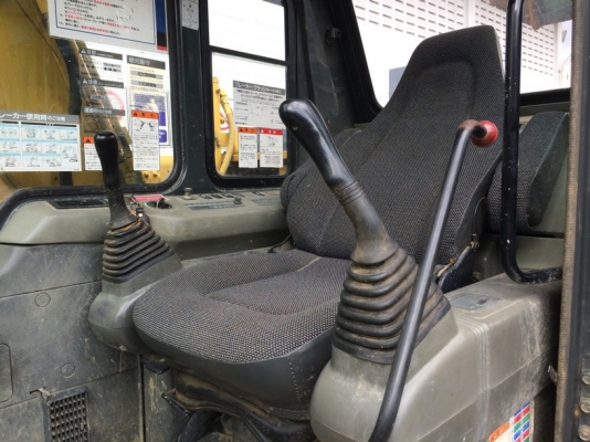 ถึงไทยแล้วครับ Komatsu PC120-6E SN: 58829 ปี 1997 ใช้งานแค่ 4 พันกว่าชม. ครับ ไม่แพง