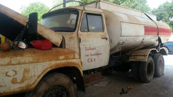 รถบรรทุกสิบล้อหัวยาว รถน้ำ เครื่อง isuzu  165 ช่วงล่างใหญ่ เอกสารครบ ทะเบียน ม.79  ราคาต่อรองได้