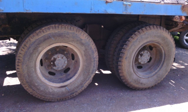 ขายรถเทนเลอร์สิบล้อ MITSUBISHI   2เพลาหางใหญ่รถสวยพร้อมใช้ราคา550,000 090-772-3710 090-772-3708