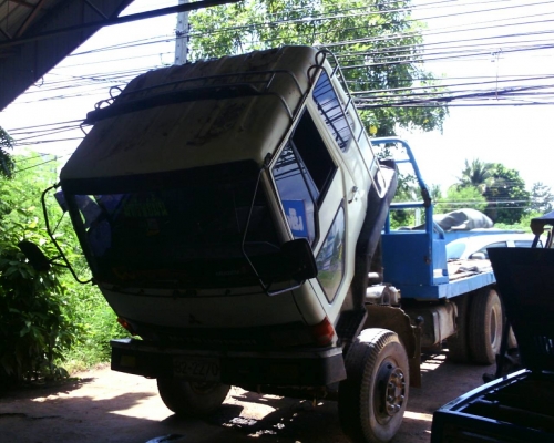 ขายรถเทนเลอร์สิบล้อ MITSUBISHI   2เพลาหางใหญ่รถสวยพร้อมใช้ราคา550,000 090-772-3710 090-772-3708