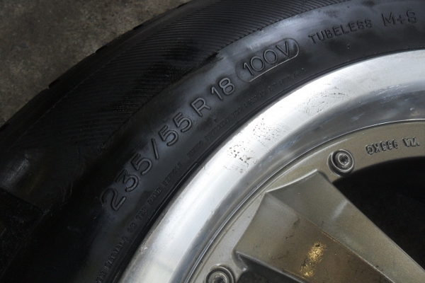 ล้อแม็ก 18นิ้ว6รุ พร้อมยาง สวยๆ 4 ล้อ ราคา 8500 บาท ล้อแม็ก 18นิ้ว6รุ พร้อมยาง สวยๆ 4 ล้อ ราคา 8500 บาท