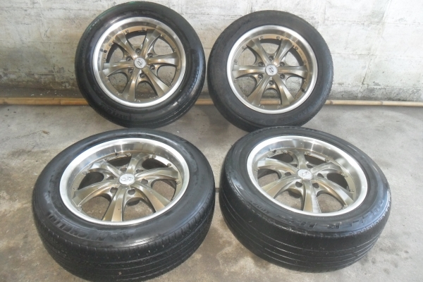 ล้อแม็ก 18นิ้ว6รุ พร้อมยาง สวยๆ 4 ล้อ ราคา 8500 บาท