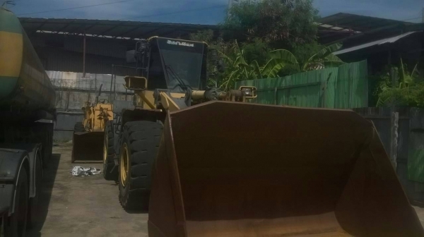ขายรถตักล้อยาง KOMATSU  wa380-6 รถสวยพร้อมใช้เอกสารพร้อมราคา1,650,000 090-772-3710 090-772-3708