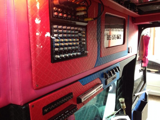 ขายรถบัส(ทัวร์)ปรับอากาศมือสอง ติดGPSพร้อมเครื่องเสียงและตัวถังใหม่