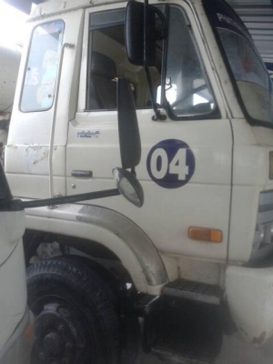 ขายรถบรรทุก 10 ล้อโม่ปูน NISSAN UD CWM430 230 แรงม้า โม่ 6 คิว ราคา 700000