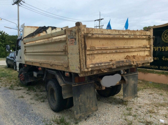 ขายรถบรรทุก 6 ล้อดัมพ์ ISUZU NQR 150 แรงม้าปี 2550 ราคา 600000