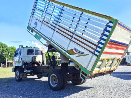 ขาย 6 ล้อดั้มร็อกกี้"รถห้าง" 165 แรงม้า ปี 1995 กระบะอลูมิเนียม ยาว 5.50 เมตร