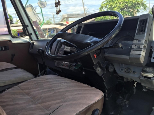 ขาย 6 ล้อดั้มร็อกกี้"รถห้าง" 165 แรงม้า ปี 1995 กระบะอลูมิเนียม ยาว 5.50 เมตร