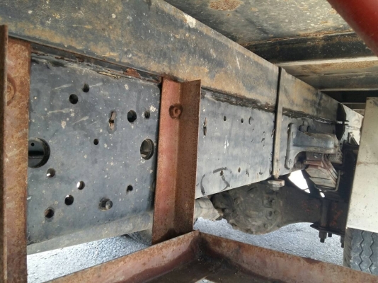 ขายรถ ISUZU Rocky ปี 47  เครื่อง 6HE1 195 แรงม้า ติดเครน UNIC 2.9 ตัน คัสซีFRR32LB