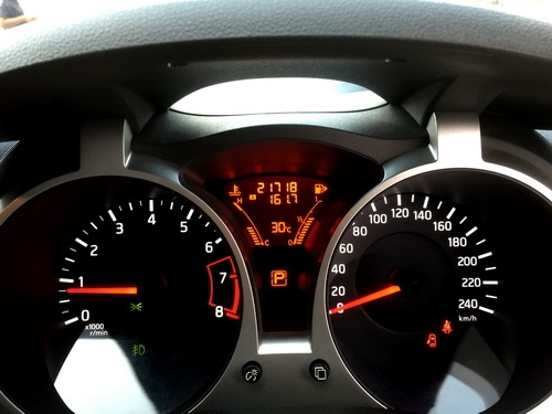 **Nissan Juke ปี14 ท็อปสุด สีเทาดำ แต่งJukeRเต็มลำ เลขไมล์หลักพัน หล่อสุดในตลาด ราคาคุ้มๆ**