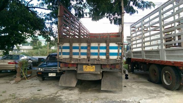 10ล้อ F17 ห้างแท้ เพลาเดียว 185 แรง ยาว 6 เมตร เบรคจิฟฟี่ คัสซีสวย คอกมิเนียมสามมิตรคับผม