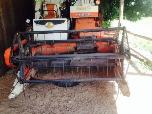 ขายรถเกี่ยวข้าว คูโบต้า รุ่น DC 60  ปี 2552 ลดราคาเหลือเพียง 225,000บาท