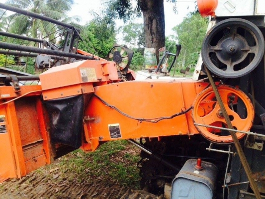 ขายรถเกี่ยวข้าว คูโบต้า รุ่น DC 60  ปี 2552 ลดราคาเหลือเพียง 225,000บาท