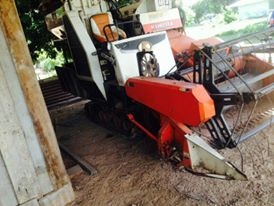 ขายรถเกี่ยวข้าว คูโบต้า รุ่น DC 60  ปี 2552 ลดราคาเหลือเพียง 225,000บาท