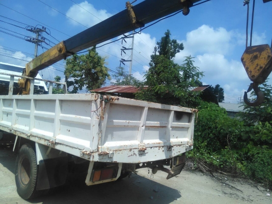 หกล้อ อีซูซุ NPR135เครน3ตัน4ปอก3ชัก สภาพดีสวยพร้อมใช้ ทะเบียนพร้อมโอนรถ