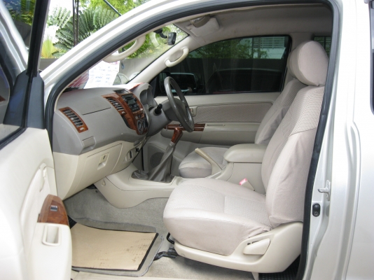 จัดเต็มๆ-ฟรีดาวน์ VIGO PRERUNNER เครื่อง3000 ปี2007 สนใจโทร 087-107-8777