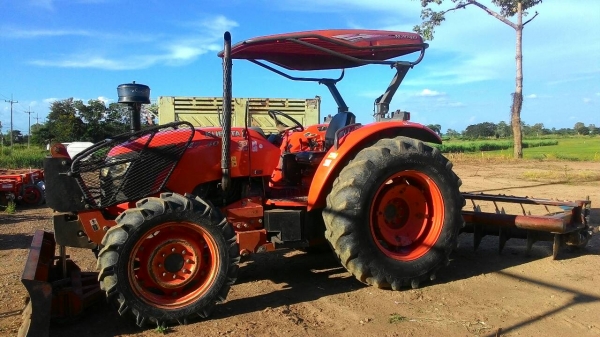 ขายรถไถ KUBOTA M 7040 สภาพดีเดิมๆพร้อมใช้งาน อุปกรณ์มีพร้อมหน้าและ หลัง