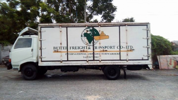 ขายรถ 6ล้อ  พร้อมเปิดข้างและหลัง  320,000 บาท