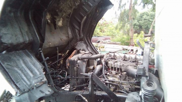 ขายรถ 6ล้อ  พร้อมเปิดข้างและหลัง  320,000 บาท