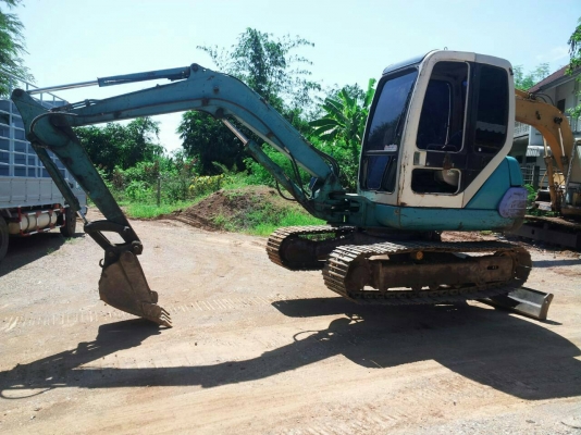 ขายรถแบคโฮ KOMATSU  pc47-7Eมีไลหัวเจาะ พร้อมเก๋งแอร์เย็นรถสวยพร้มใช้ราคา 375,000 090-772-3710 090-772-3708