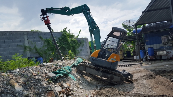 ขายรถแม็คโครสว่านเจาะดิน90000บาท