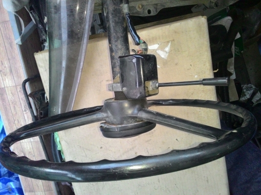 แกนวงพวงมาลัยรถจิ๊ป  ทั้งชุด กุญแจคอ  ยกเลี้ยวครับ  วงสวยๆๆ 3ก้าน