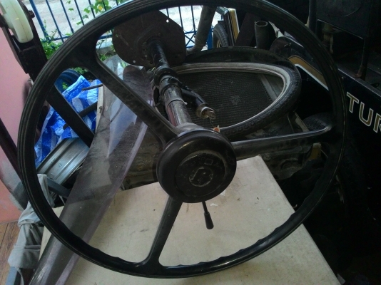 แกนวงพวงมาลัยรถจิ๊ป  ทั้งชุด กุญแจคอ  ยกเลี้ยวครับ  วงสวยๆๆ 3ก้าน