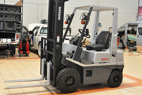 ขายรถโฟล์คลิฟท์มือสอง NISSAN  รุ่น EH01 ราคา 225,000 บาท นำเข้าจากประเทศญี่ปุ่น 100\% ไม่เคยใช้งานในไทย