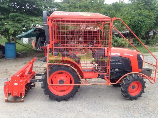 รถไถมือสองเข้าร่องอ้อย KUBOTA B2440 พร้อมโครงกันอ้อยและจอบหมุน