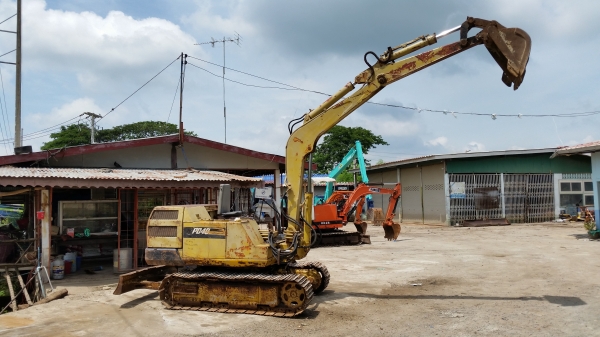 ขายด่วนรถเเม็คโครK0MATSU-PC40-2แทคเหล็กใหญ่เคื่องโครถเก่าญี่ปุ่นแท้ไม่เคยใช้งานเมืองไทยเลยรถดีพร้อมใช้ส่งให้ฟรีๆ