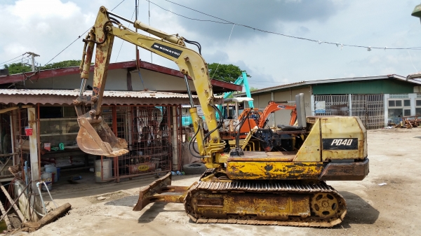 ขายด่วนรถเเม็คโครK0MATSU-PC40-2แทคเหล็กใหญ่เคื่องโครถเก่าญี่ปุ่นแท้ไม่เคยใช้งานเมืองไทยเลยรถดีพร้อมใช้ส่งให้ฟรีๆ