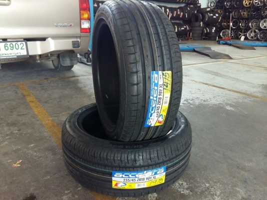 ยาง ACCELERA PHI-R 235/45R18 เส้นละ 3,250 บาท