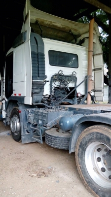 VOLVO  380 แรง ปี 47( หัว อย่างเดียว ) ราคา  1,325,000  บาท