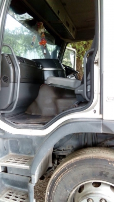 VOLVO  380 แรง ปี 47( หัว อย่างเดียว ) ราคา  1,325,000  บาท