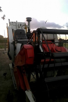 ขายรถเกี่ยวข้าว KUBOTA DC60 ปี54 สภาพพร้อมใช้งาน เอกสารพร้อมโอน สนใจโทร 090-8588220คุณนะ 093-3258446คุณบิว หรือเข้าดูสินค้าอื่นๆได้ที่ www.truck.in.th/498 หรือเพจFacebook ณรงค์ ซื้อขายรถมือสอง (เว็บไซต์ส่วนตัว) หรือFacebook ตลาดรถมือสอง คุณนะ